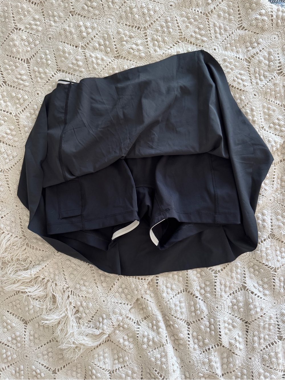 Peter Millar Black Athletic Skort with White-Trim Waistband - Picture 4 of 5